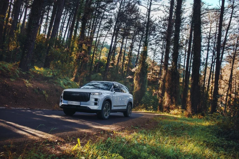 Giá dầu leo thang, xe hybrid trở thành lựa chọn “kinh tế” hàng đầu tại châu Âu